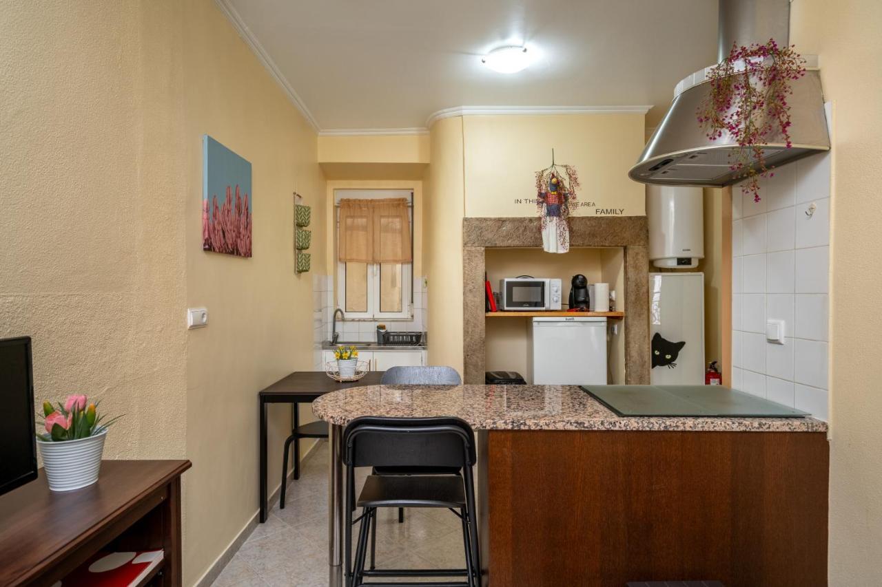 Cozy One Bedroom Apt In Historic Location - Carmo Lizbona Zewnętrze zdjęcie