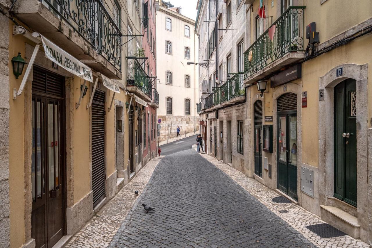 Cozy One Bedroom Apt In Historic Location - Carmo Lizbona Zewnętrze zdjęcie