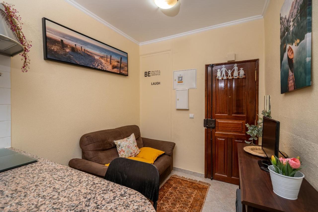 Cozy One Bedroom Apt In Historic Location - Carmo Lizbona Zewnętrze zdjęcie