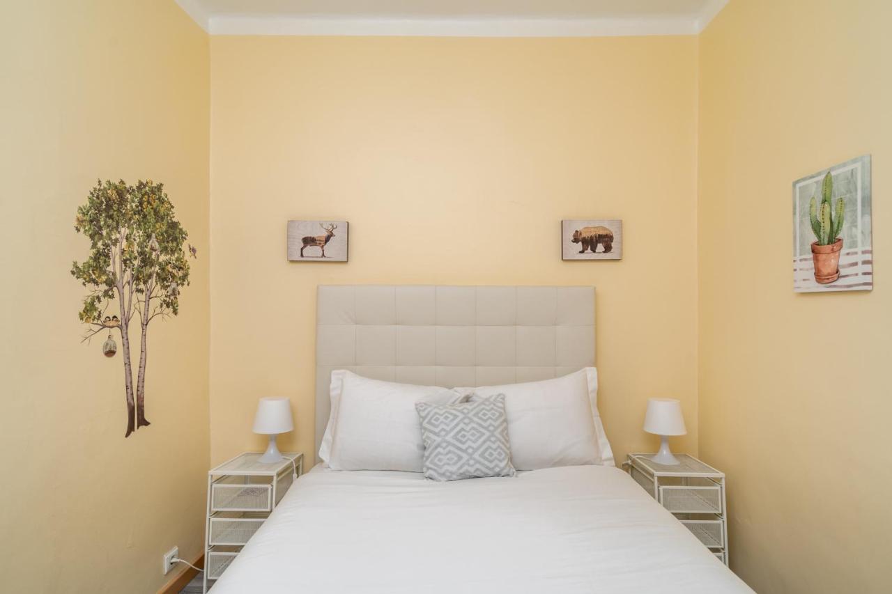 Cozy One Bedroom Apt In Historic Location - Carmo Lizbona Zewnętrze zdjęcie