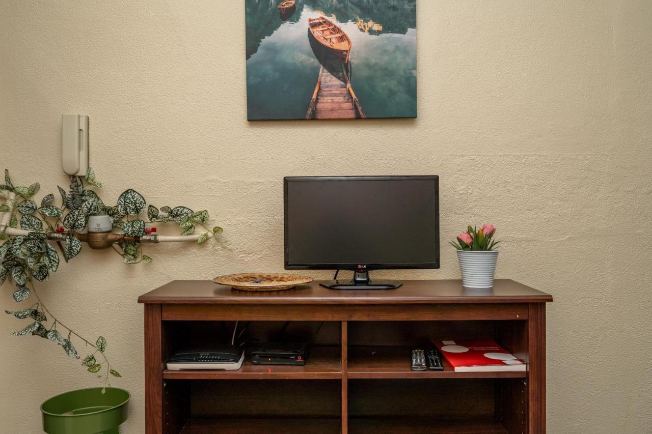 Cozy One Bedroom Apt In Historic Location - Carmo Lizbona Zewnętrze zdjęcie