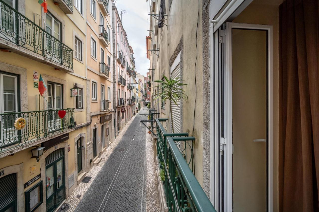 Cozy One Bedroom Apt In Historic Location - Carmo Lizbona Zewnętrze zdjęcie
