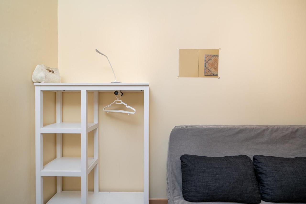 Cozy One Bedroom Apt In Historic Location - Carmo Lizbona Zewnętrze zdjęcie