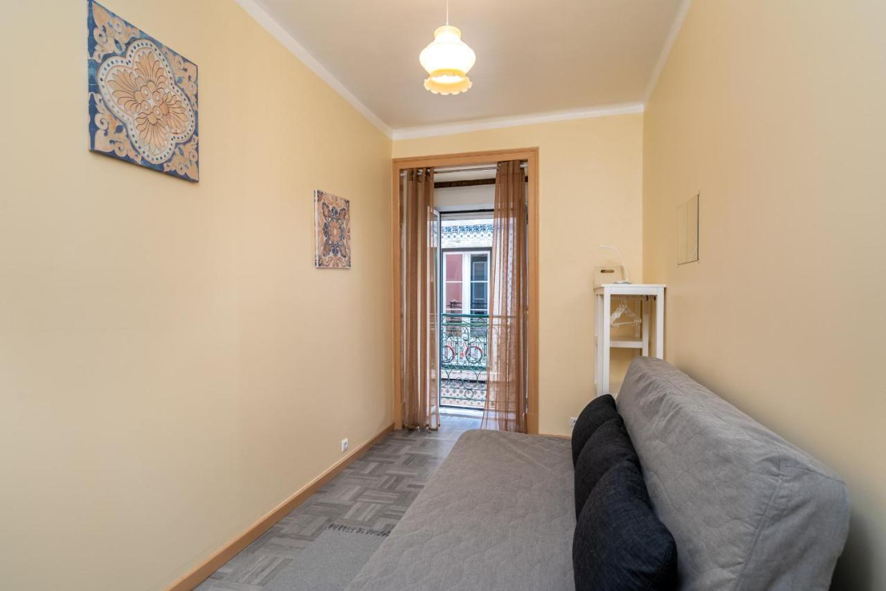 Cozy One Bedroom Apt In Historic Location - Carmo Lizbona Zewnętrze zdjęcie