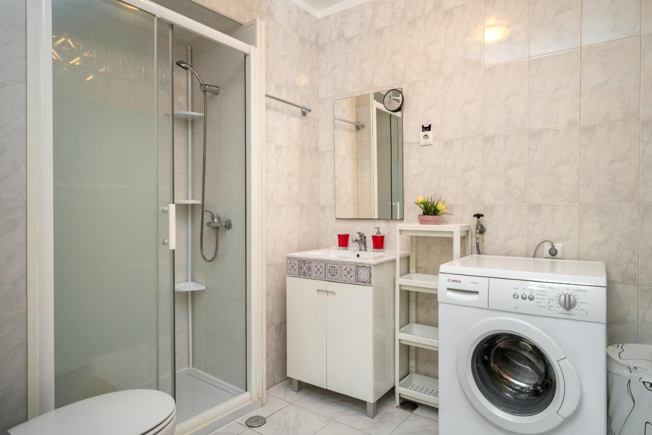 Cozy One Bedroom Apt In Historic Location - Carmo Lizbona Zewnętrze zdjęcie